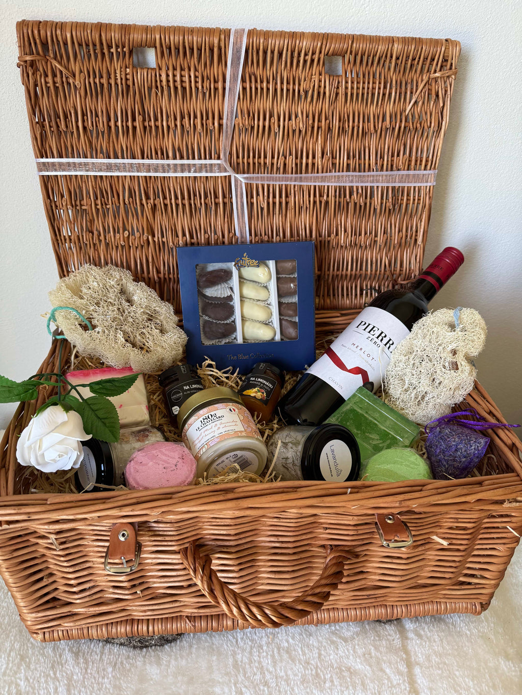 Exclusive Gift Basket L - Wedding Gift