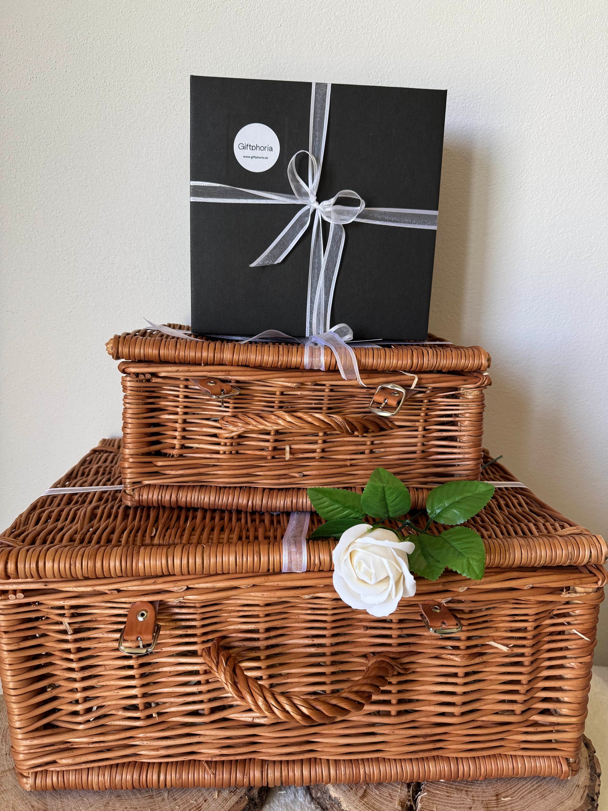Gift box - Wedding gift with roses