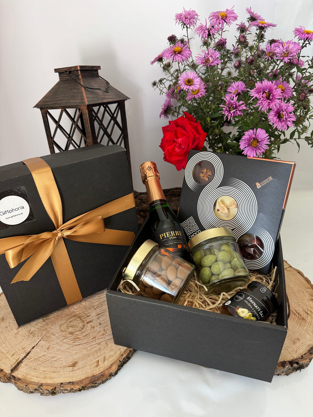 Gift box - Chocolate and Nuts