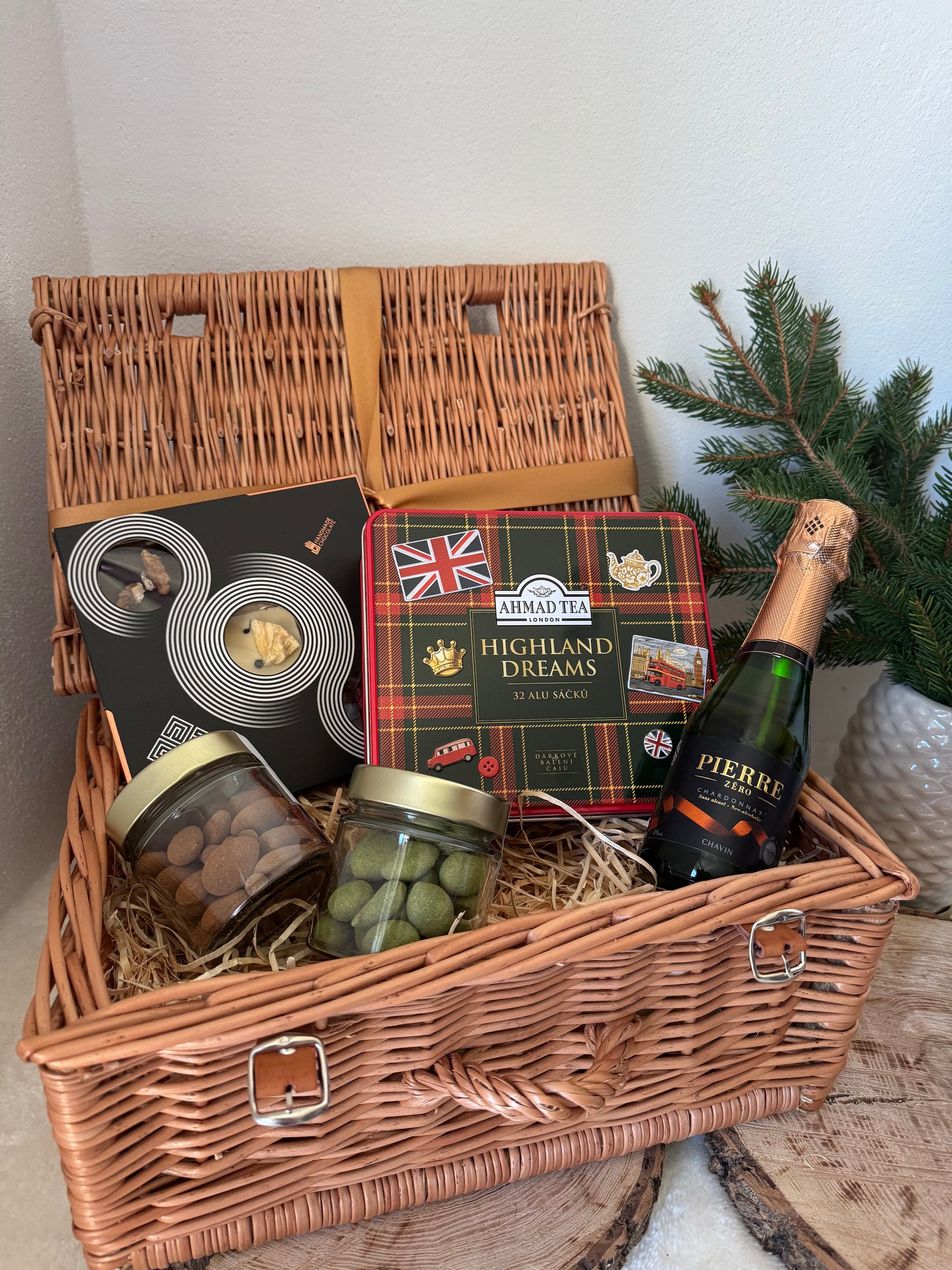 Geschenkkorb M – Tee und Schokolade