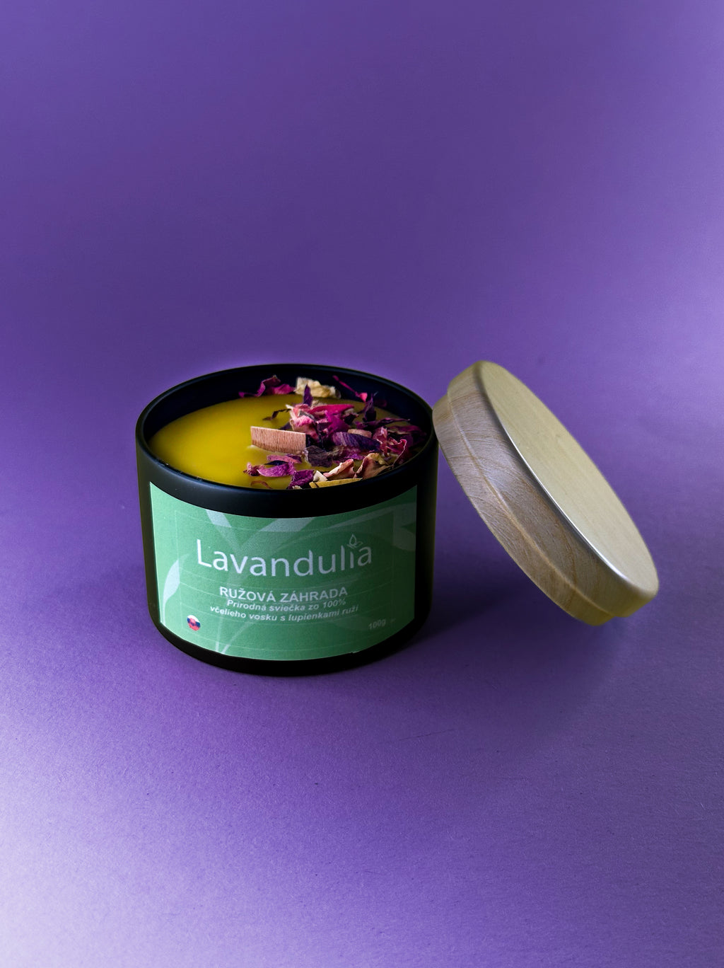 Rose Garden - natural candle made of 100% beeswax with rose